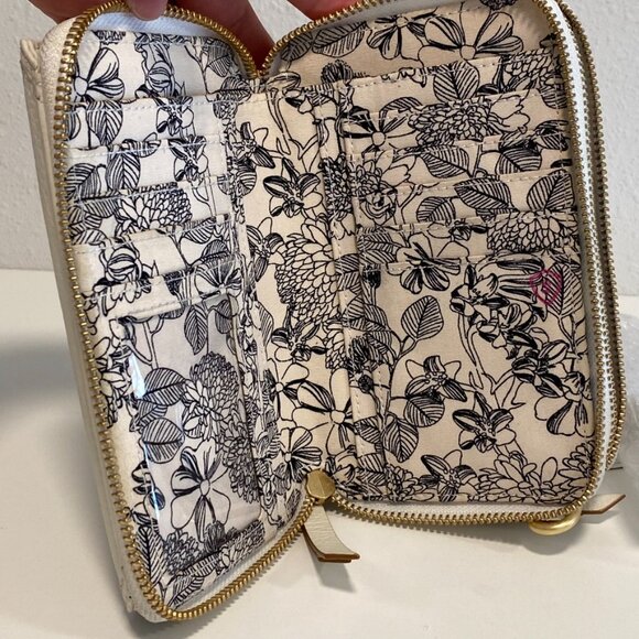 VERA BRADLEY  "Mallory"  White Leather All-In-One RFID Crossbody Bag Or Wristlet - Picture 12 of 14